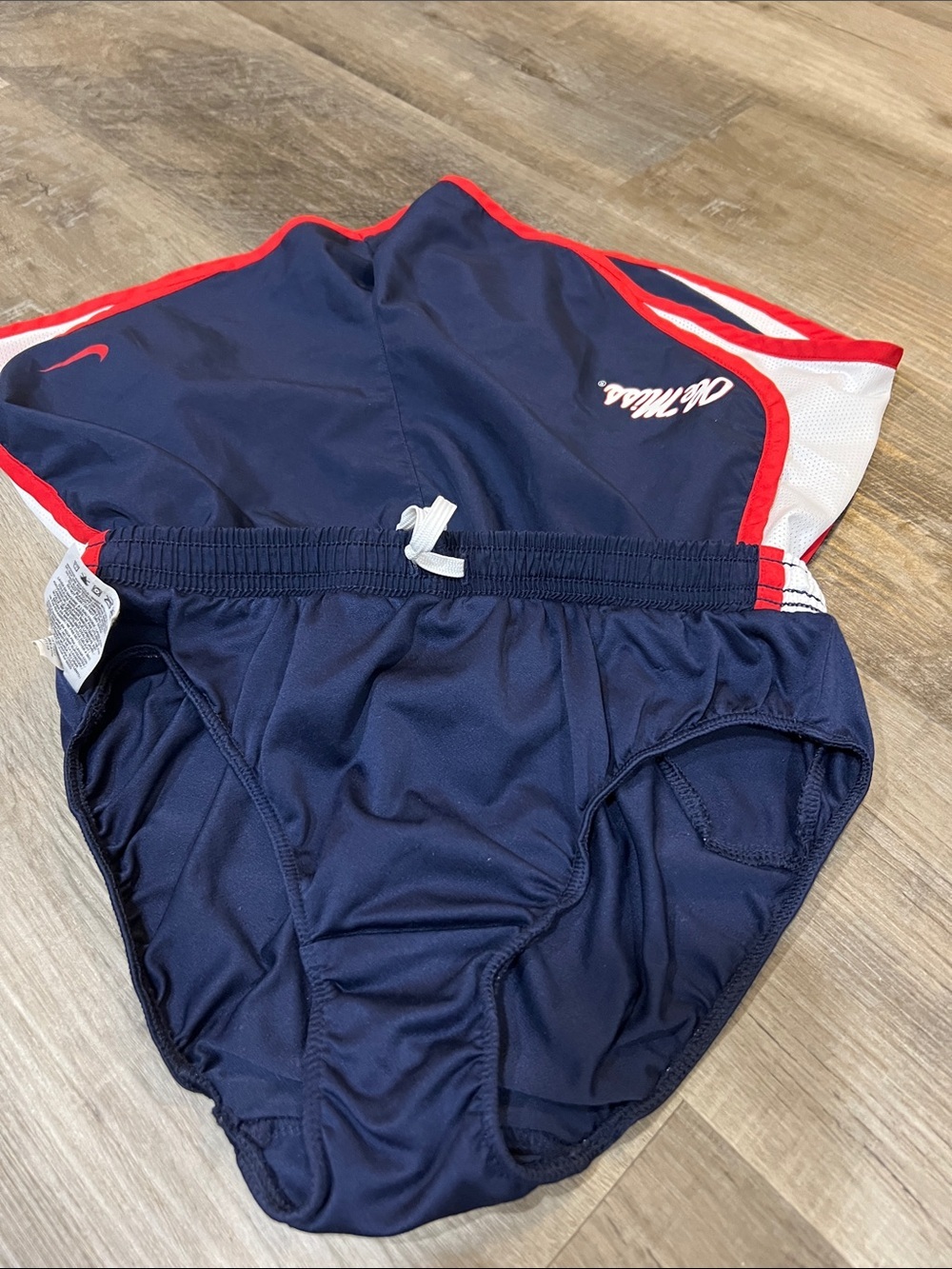 Ole Miss Nike shorts with built in liner size XS - Picture 5 of 7